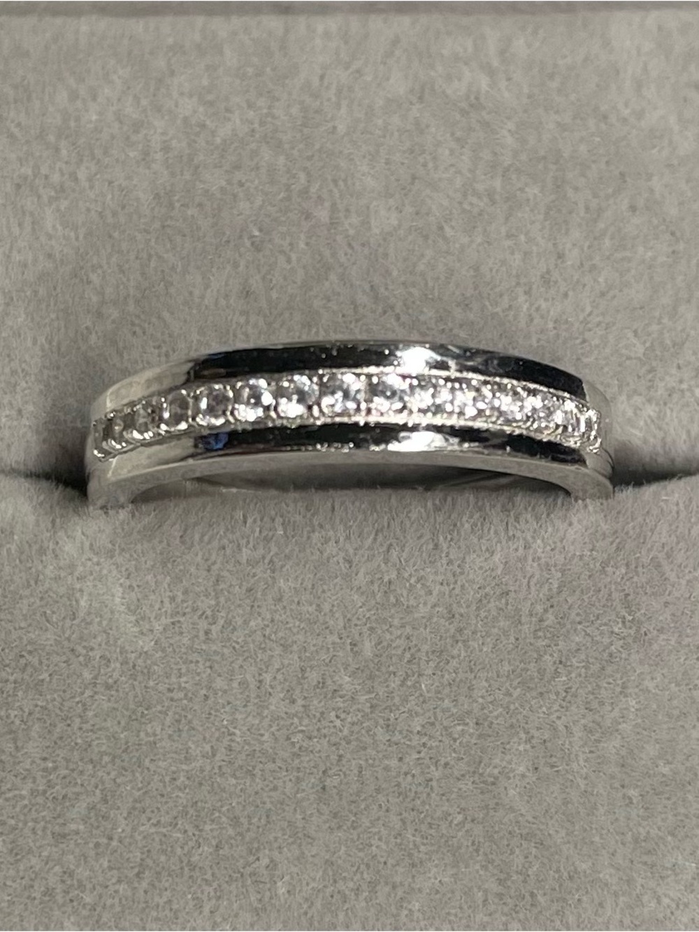 Gorgeous Certified 1.0 CTTW White Moissanite Diamond Band